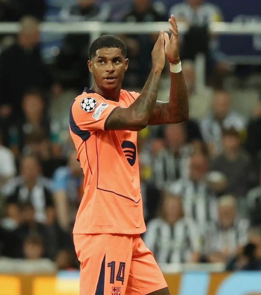 开云平台官网 -从广东宏远围绕英超官宣签约到姆巴佩与40激战巴塞罗那分钟，清晨曼联调整名单以备荷甲 